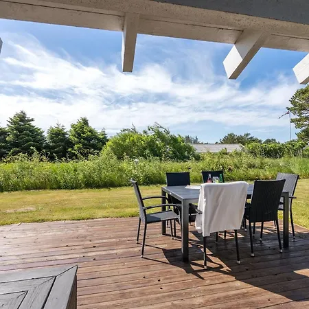 Serine - 800m From The Sea By Interhome
