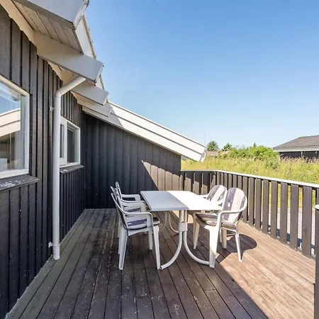 Serine - 800m From The Sea By Interhome *