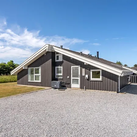 Serine - 800m From The Sea By Interhome *
